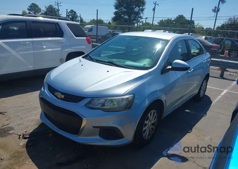 2017 Chevrolet Sonic Lt Auto z USA, uszkodzony, nr VIN 1G1JD5SHXH4141017